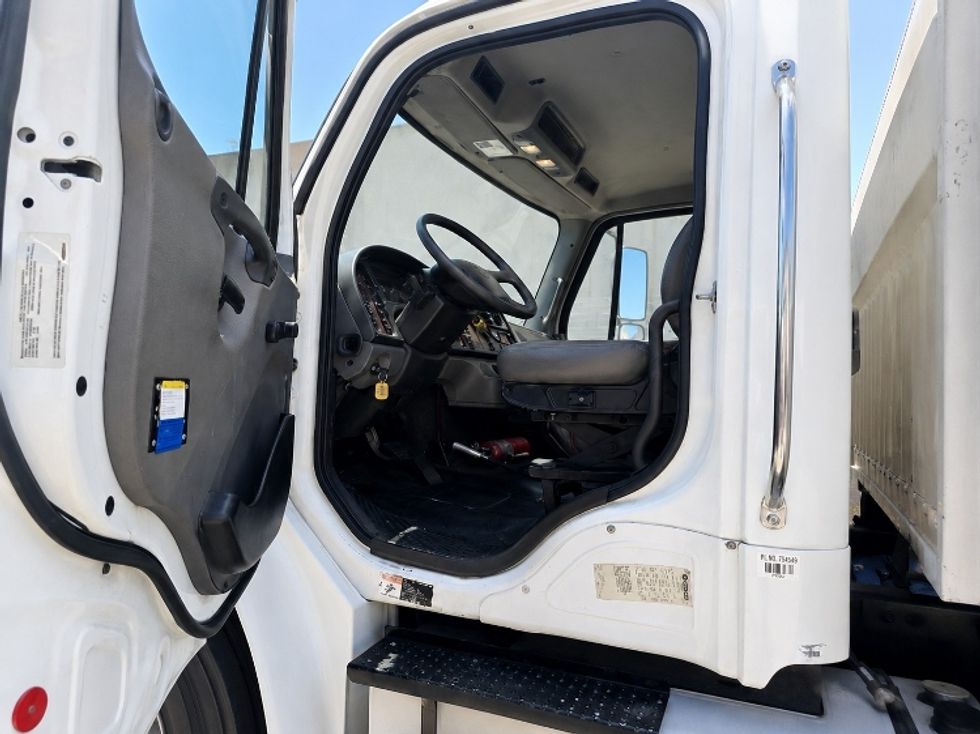Medium Duty Box Truck-Light and Medium Duty Trucks-Freightliner-2018-M2-Torrance-CA-201,996\n\t\tmiles-$ 44,000 - Image 16