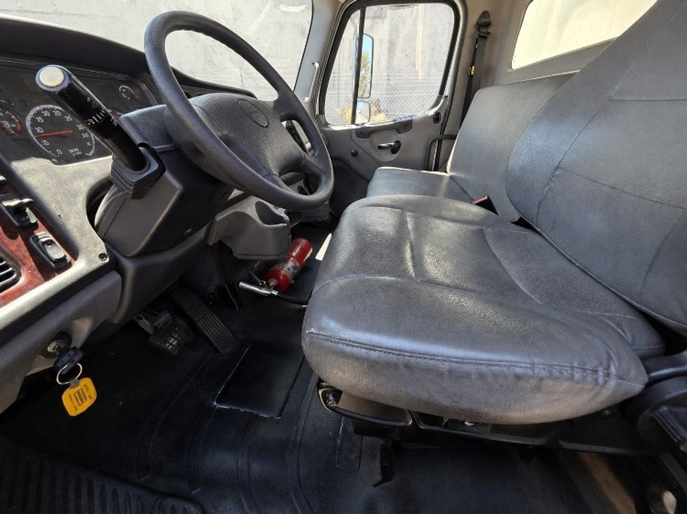 Medium Duty Box Truck-Light and Medium Duty Trucks-Freightliner-2018-M2-Torrance-CA-201,996\n\t\tmiles-$ 44,000 - Image 18