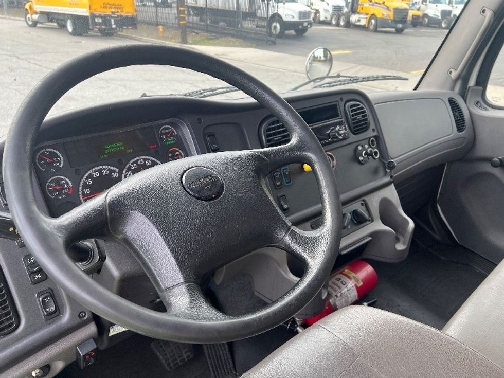 Medium Duty Box Truck-Light and Medium Duty Trucks-Freightliner-2018-M2-Torrance-CA-203,915\n\t\tmiles-$ 27,250 - Image 17