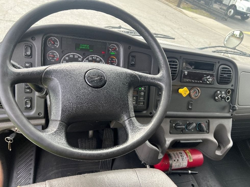 Medium Duty Box Truck-Light and Medium Duty Trucks-Freightliner-2018-M2-Torrance-CA-203,915\n\t\tmiles-$ 27,250 - Image 18