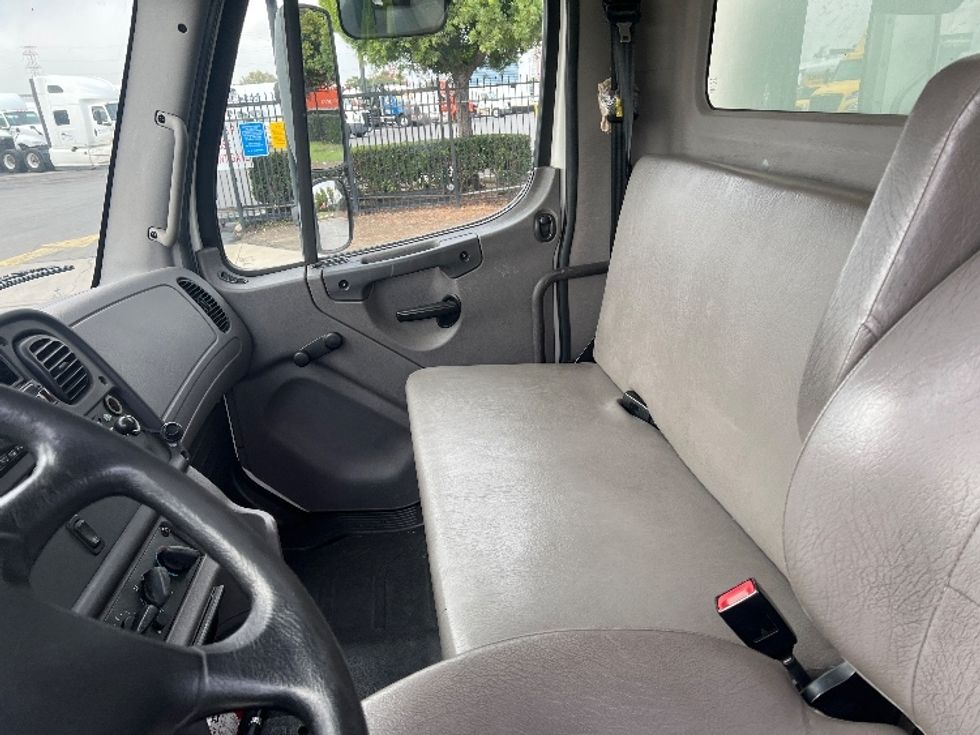 Medium Duty Box Truck-Light and Medium Duty Trucks-Freightliner-2018-M2-Torrance-CA-203,915\n\t\tmiles-$ 27,250 - Image 19