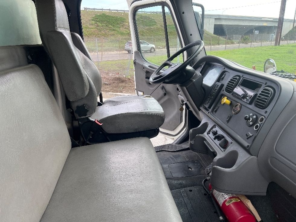 Medium Duty Box Truck-Light and Medium Duty Trucks-Freightliner-2018-M2-Torrance-CA-203,915\n\t\tmiles-$ 27,250 - Image 22