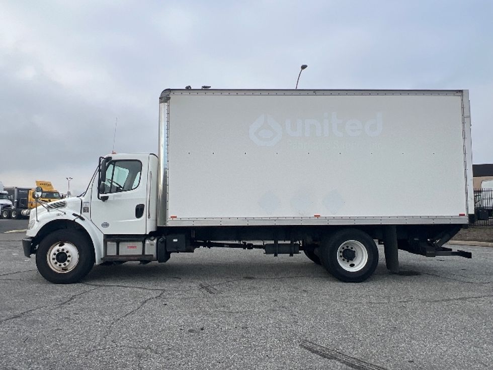 Medium Duty Box Truck-Light and Medium Duty Trucks-Freightliner-2018-M2-Torrance-CA-203,915\n\t\tmiles-$ 27,250 - Image 4