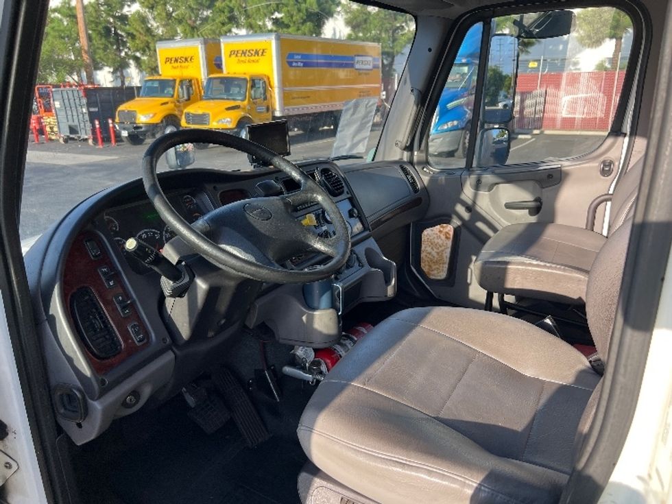 Medium Duty Box Truck-Light and Medium Duty Trucks-Freightliner-2018-M2-Torrance-CA-270,934\n\t\tmiles-$ 27,250 - Image 17