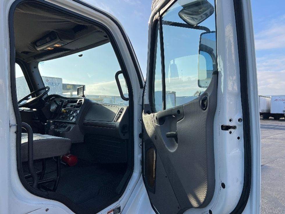 Medium Duty Box Truck-Light and Medium Duty Trucks-Freightliner-2018-M2-Torrance-CA-270,934\n\t\tmiles-$ 27,250 - Image 20