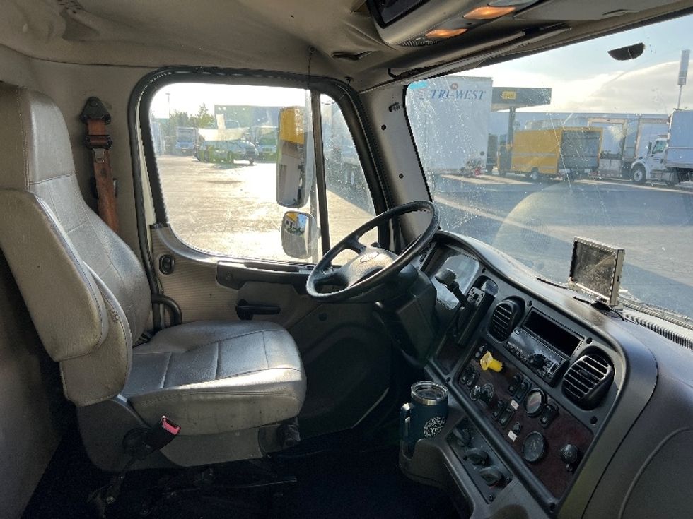 Medium Duty Box Truck-Light and Medium Duty Trucks-Freightliner-2018-M2-Torrance-CA-270,934\n\t\tmiles-$ 27,250 - Image 22