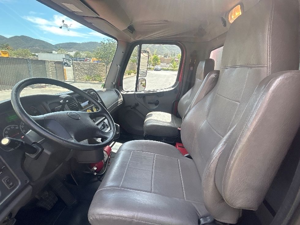 Medium Duty Box Truck-Light and Medium Duty Trucks-Freightliner-2018-M2-Torrance-CA-284,696\n\t\tmiles-$ 38,750 - Image 17