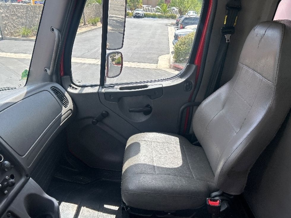 Medium Duty Box Truck-Light and Medium Duty Trucks-Freightliner-2018-M2-Torrance-CA-284,696\n\t\tmiles-$ 38,750 - Image 19