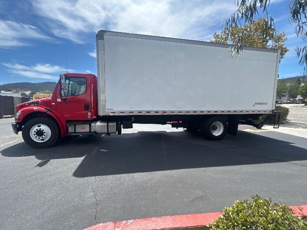 Medium Duty Box Truck-Light and Medium Duty Trucks-Freightliner-2018-M2-Torrance-CA-284,696\n\t\tmiles-$ 38,750 - Image 4
