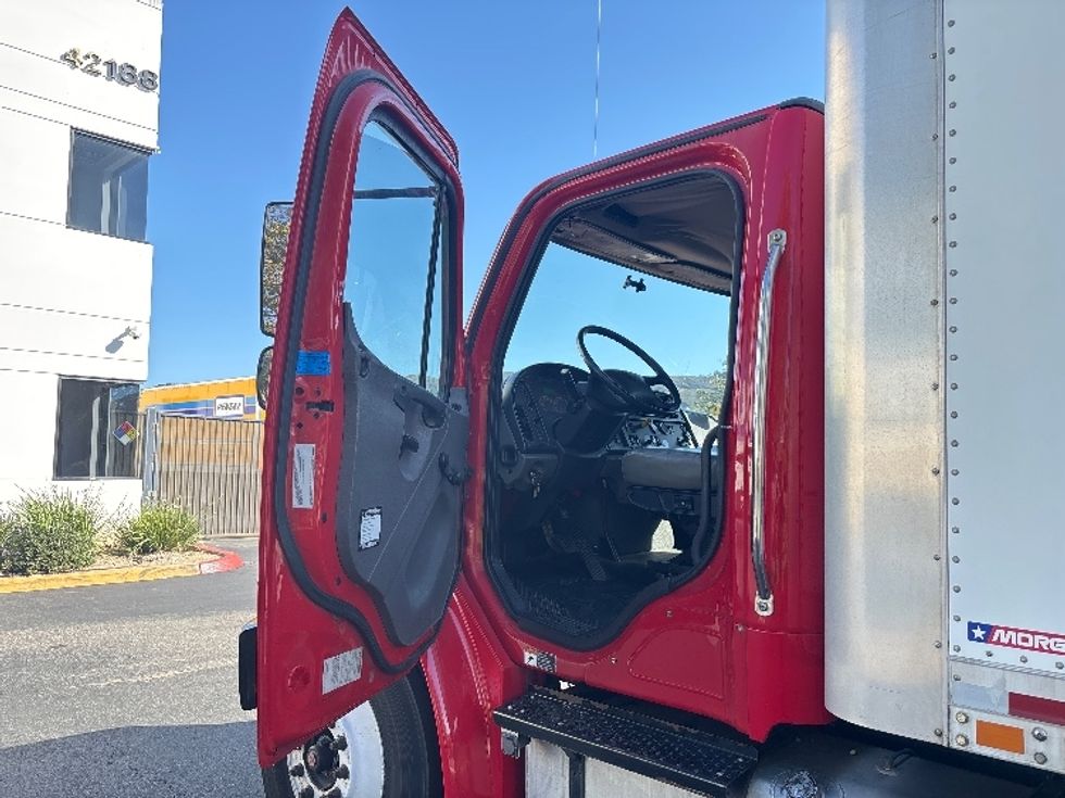 Medium Duty Box Truck-Light and Medium Duty Trucks-Freightliner-2018-M2-Torrance-CA-318,890\n\t\tmiles-$ 33,750 - Image 16