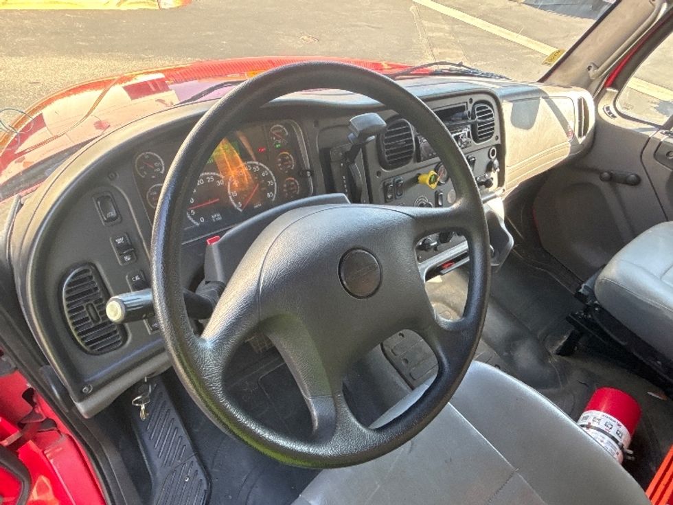 Medium Duty Box Truck-Light and Medium Duty Trucks-Freightliner-2018-M2-Torrance-CA-318,890\n\t\tmiles-$ 33,750 - Image 17