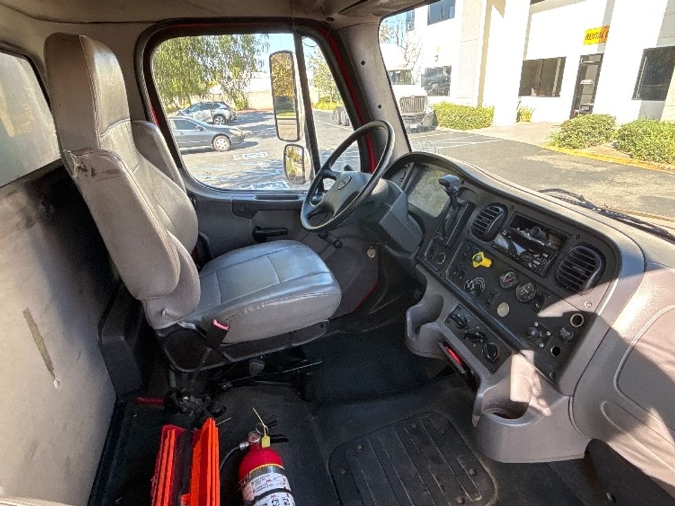 Medium Duty Box Truck-Light and Medium Duty Trucks-Freightliner-2018-M2-Torrance-CA-318,890\n\t\tmiles-$ 33,750 - Image 22