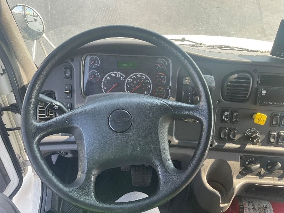 Medium Duty Box Truck-Light and Medium Duty Trucks-Freightliner-2018-M2-Torrance-CA-91,450\n\t\tmiles-$ 65,750 - Image 18