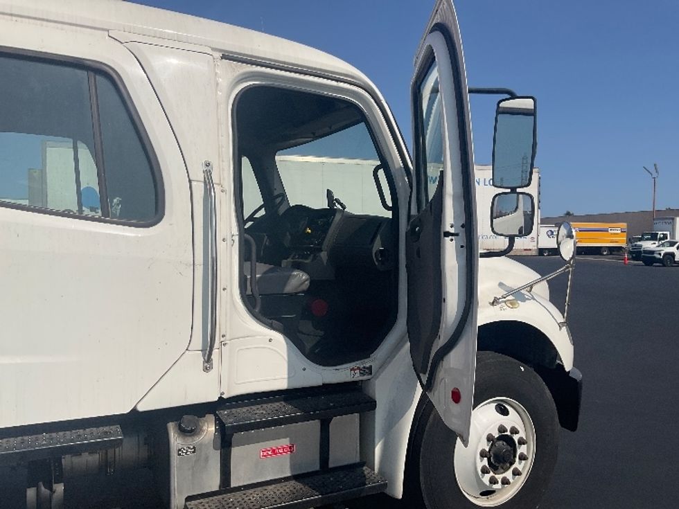 Medium Duty Box Truck-Light and Medium Duty Trucks-Freightliner-2018-M2-Torrance-CA-91,450\n\t\tmiles-$ 65,750 - Image 20