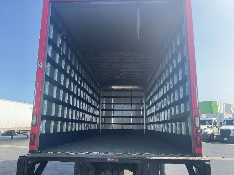 Medium Duty Box Truck-Light and Medium Duty Trucks-Freightliner-2018-M2-Torrance-CA-91,450\n\t\tmiles-$ 65,750 - Image 8
