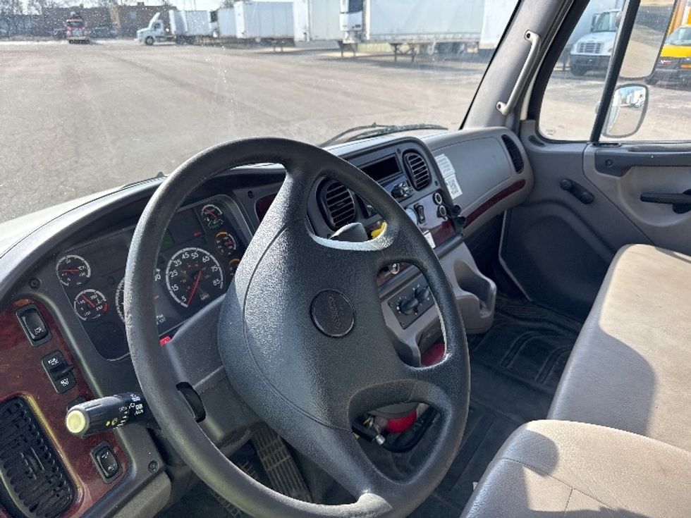 Medium Duty Box Truck-Light and Medium Duty Trucks-Freightliner-2018-M2-Warren-MI-145,262\n\t\tmiles-$ 52,000 - Image 16