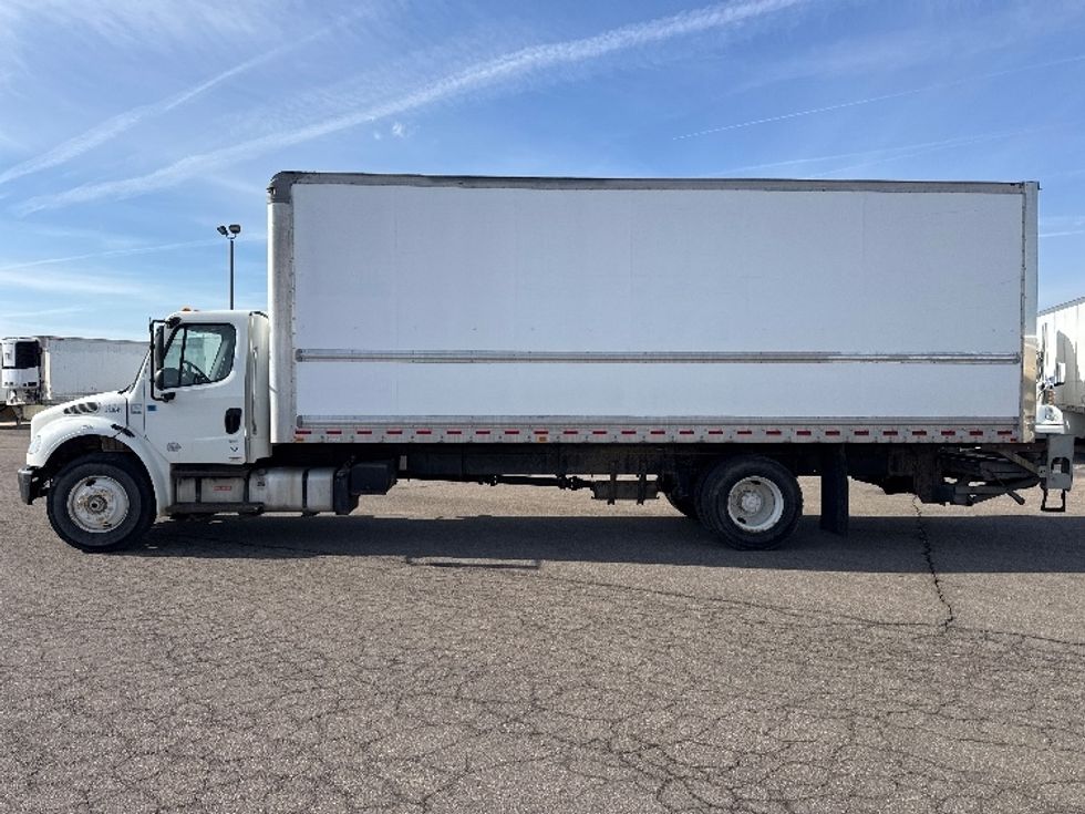 Medium Duty Box Truck-Light and Medium Duty Trucks-Freightliner-2018-M2-Warren-MI-145,262\n\t\tmiles-$ 52,000 - Image 3