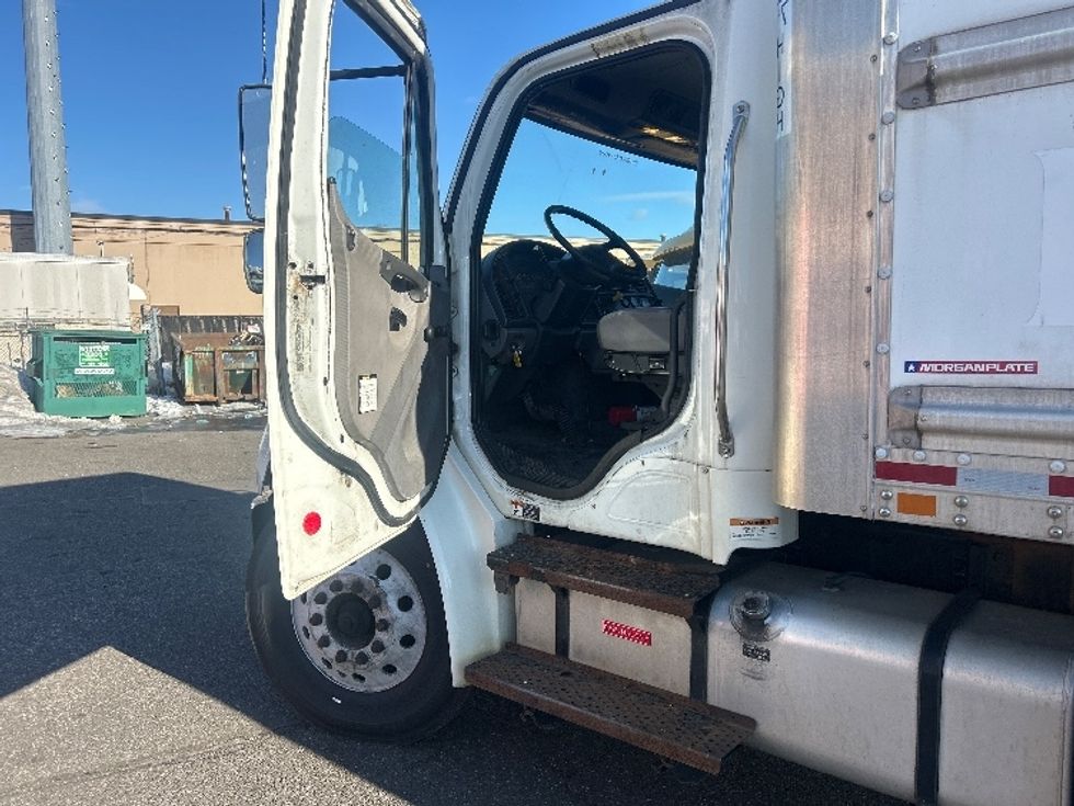 Medium Duty Box Truck-Light and Medium Duty Trucks-Freightliner-2018-M2-West Babylon-NY-174,061\n\t\tmiles-$ 43,750 - Image 16