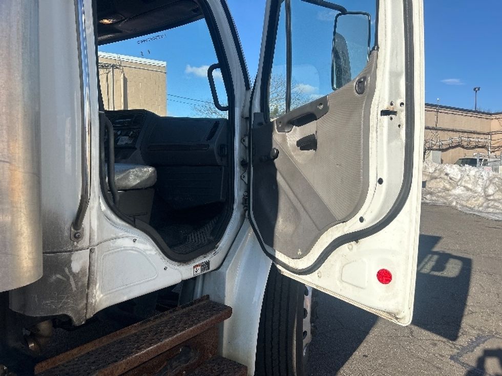 Medium Duty Box Truck-Light and Medium Duty Trucks-Freightliner-2018-M2-West Babylon-NY-174,061\n\t\tmiles-$ 43,750 - Image 20