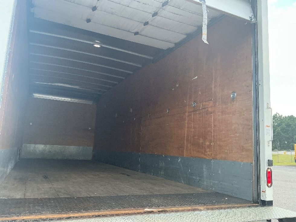 Medium Duty Box Truck-Light and Medium Duty Trucks-Freightliner-2018-M2-West Columbia-SC-246,207\n\t\tmiles-$ 39,500 - Image 12