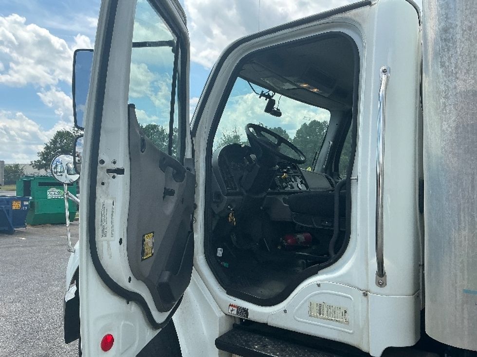 Medium Duty Box Truck-Light and Medium Duty Trucks-Freightliner-2018-M2-West Columbia-SC-246,207\n\t\tmiles-$ 39,500 - Image 16
