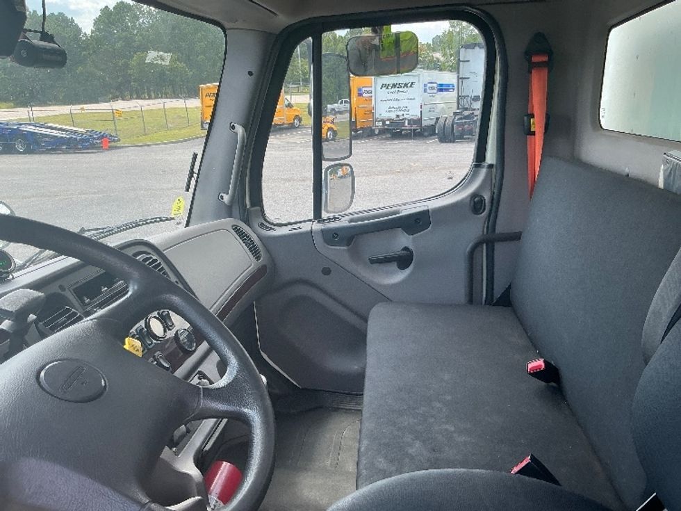 Medium Duty Box Truck-Light and Medium Duty Trucks-Freightliner-2018-M2-West Columbia-SC-246,207\n\t\tmiles-$ 39,500 - Image 19