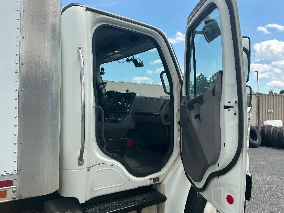 Medium Duty Box Truck-Light and Medium Duty Trucks-Freightliner-2018-M2-West Columbia-SC-246,207\n\t\tmiles-$ 39,500 - Image 20