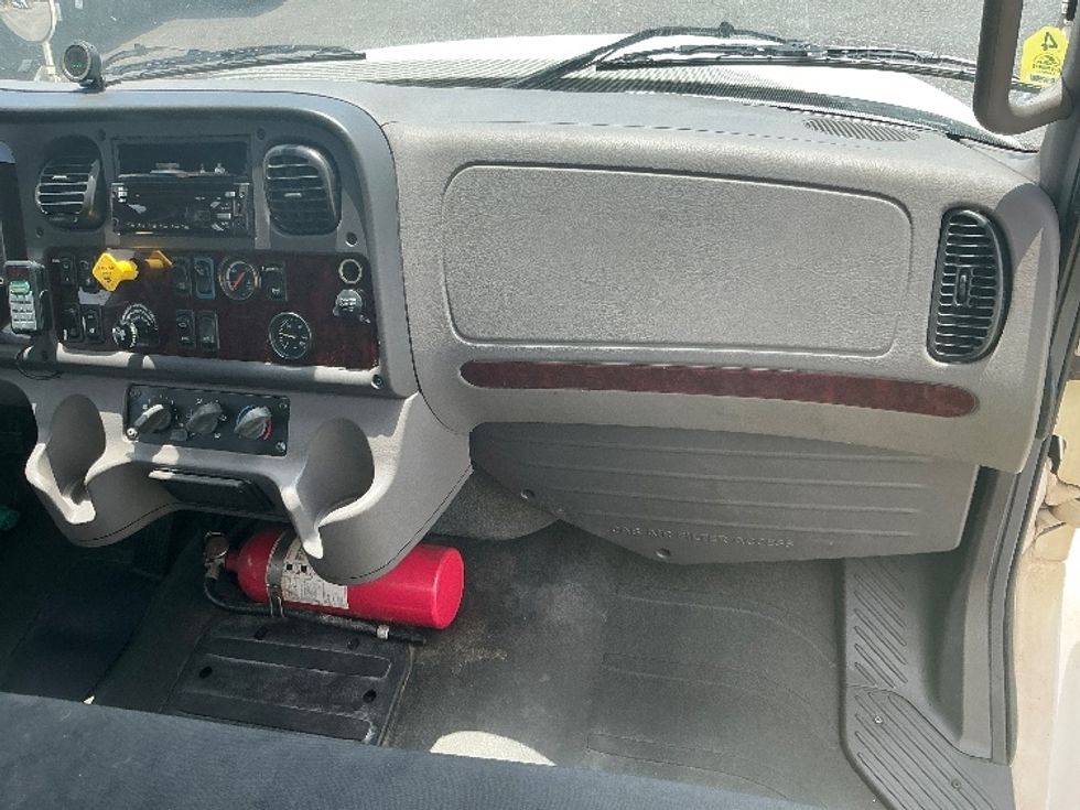 Medium Duty Box Truck-Light and Medium Duty Trucks-Freightliner-2018-M2-West Columbia-SC-246,207\n\t\tmiles-$ 39,500 - Image 21