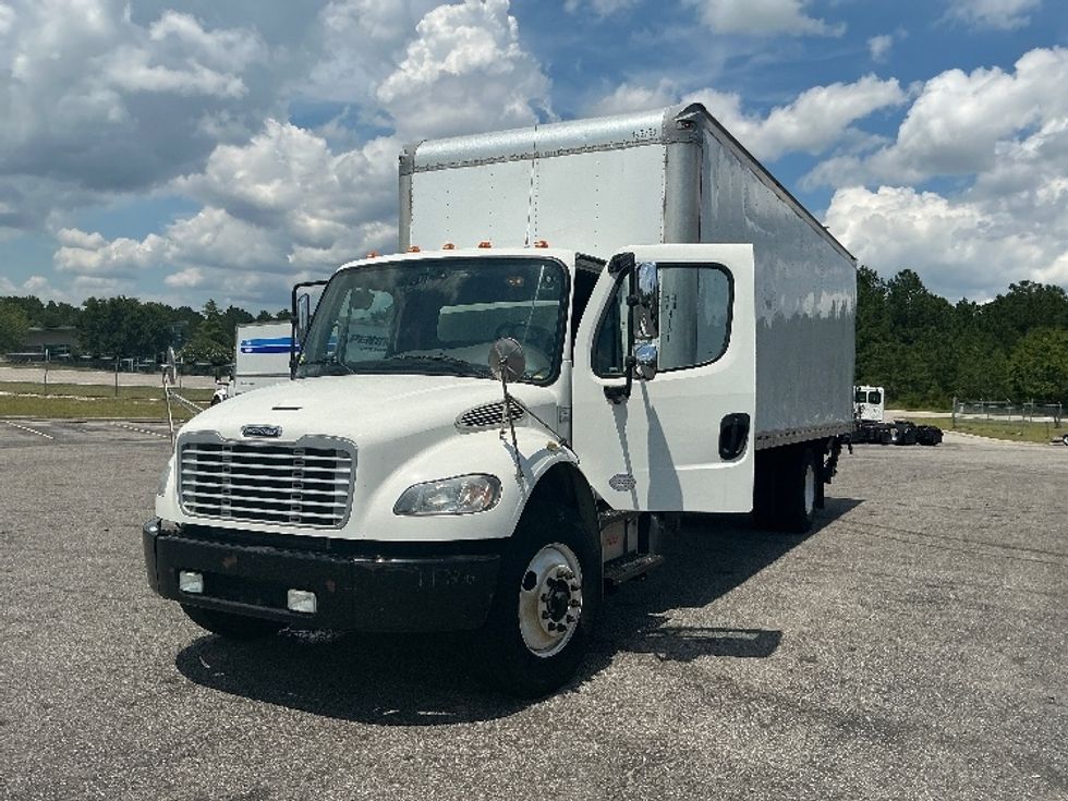2018 Freightliner M2 106 Medium Duty photo 3