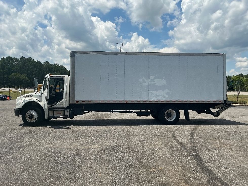 2018 Freightliner M2 106 Medium Duty photo 4