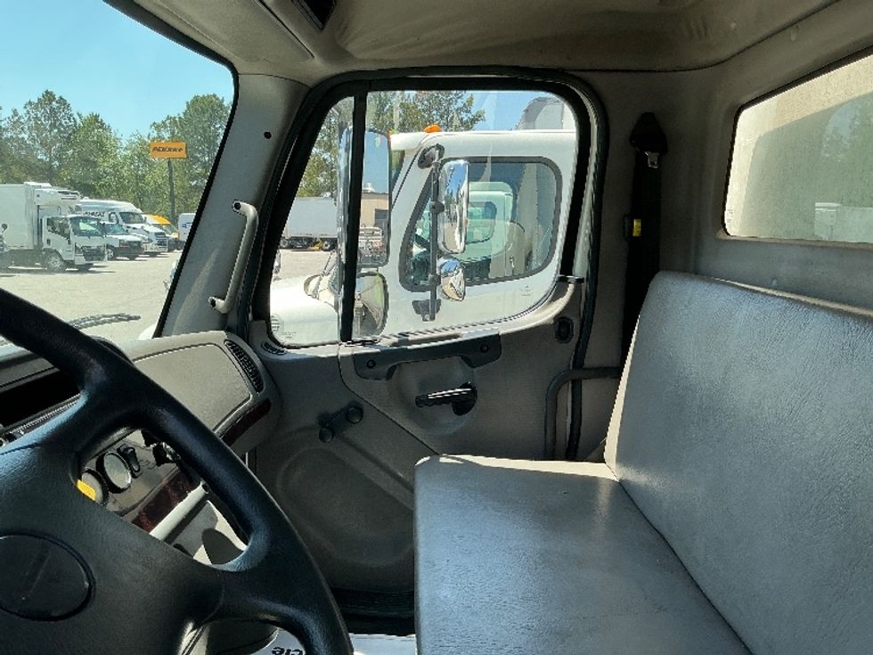 Medium Duty Box Truck-Light and Medium Duty Trucks-Freightliner-2018-M2-West Columbia-SC-315,667\n\t\tmiles-$ 31,000 - Image 19