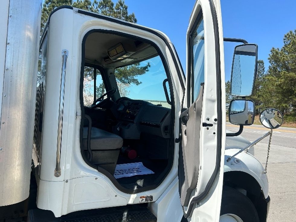 Medium Duty Box Truck-Light and Medium Duty Trucks-Freightliner-2018-M2-West Columbia-SC-315,667\n\t\tmiles-$ 31,000 - Image 20