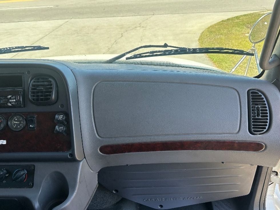 Medium Duty Box Truck-Light and Medium Duty Trucks-Freightliner-2018-M2-West Columbia-SC-315,667\n\t\tmiles-$ 31,000 - Image 21