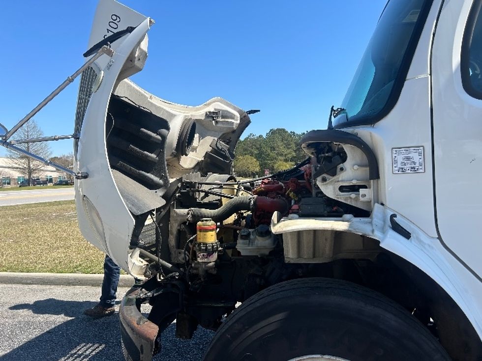 Medium Duty Box Truck-Light and Medium Duty Trucks-Freightliner-2018-M2-West Columbia-SC-315,667\n\t\tmiles-$ 31,000 - Image 24