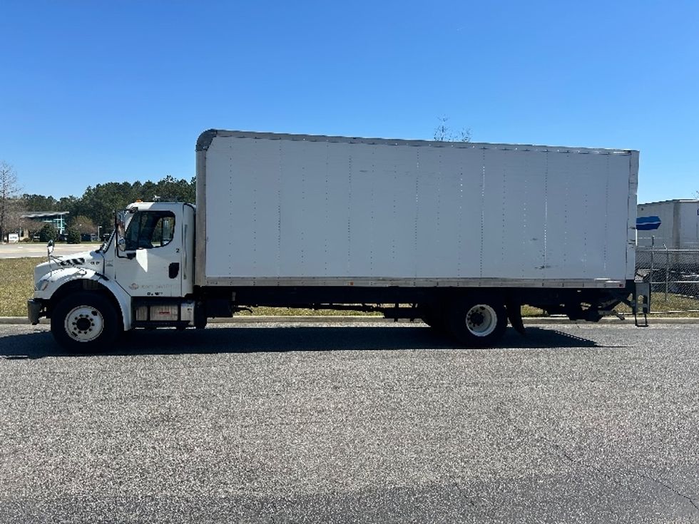 Medium Duty Box Truck-Light and Medium Duty Trucks-Freightliner-2018-M2-West Columbia-SC-315,667\n\t\tmiles-$ 31,000 - Image 4