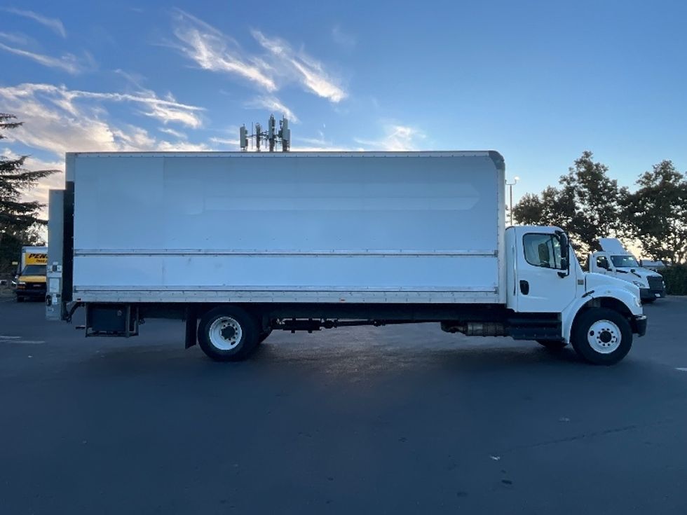 Medium Duty Box Truck-Light and Medium Duty Trucks-Freightliner-2018-M2-West Sacramento-CA-152,758\n\t\tmiles-$ 49,500 - Image 15