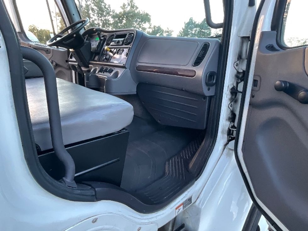 Medium Duty Box Truck-Light and Medium Duty Trucks-Freightliner-2018-M2-West Sacramento-CA-152,758\n\t\tmiles-$ 49,500 - Image 20