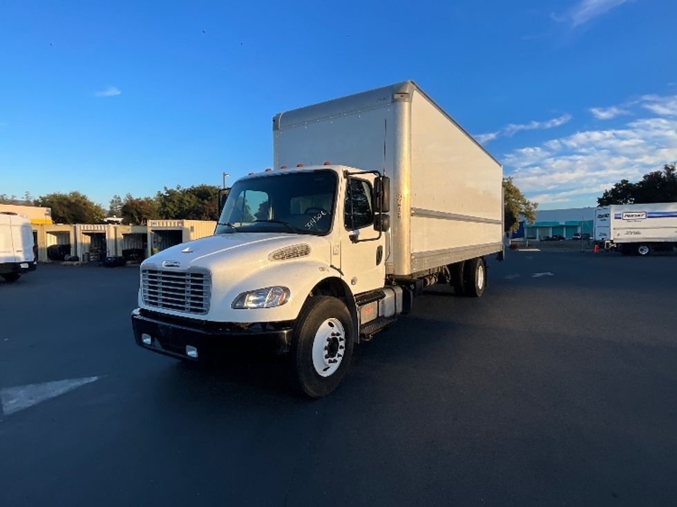 Medium Duty Box Truck-Light and Medium Duty Trucks-Freightliner-2018-M2-West Sacramento-CA-152,758\n\t\tmiles-$ 49,500 - Image 3