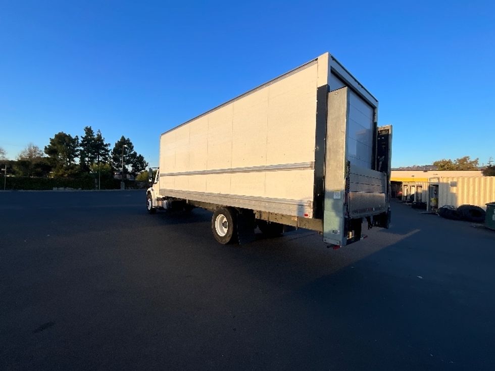 Medium Duty Box Truck-Light and Medium Duty Trucks-Freightliner-2018-M2-West Sacramento-CA-152,758\n\t\tmiles-$ 49,500 - Image 6