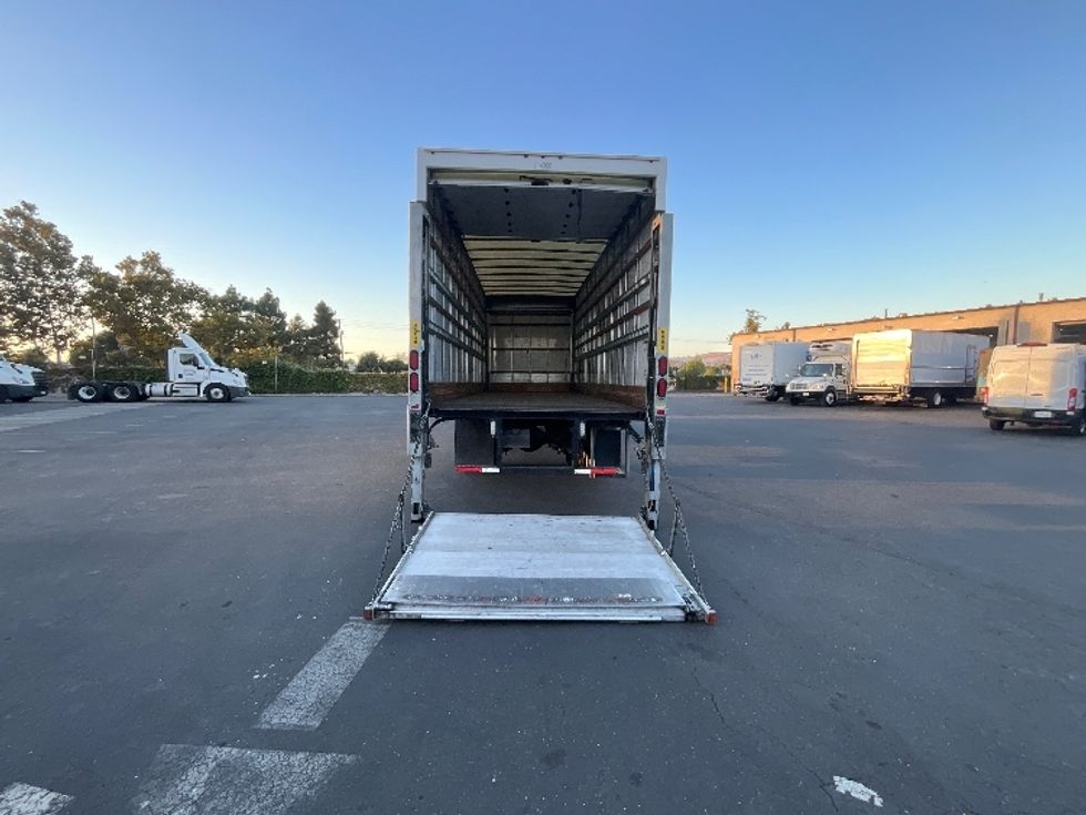 Medium Duty Box Truck-Light and Medium Duty Trucks-Freightliner-2018-M2-West Sacramento-CA-152,758\n\t\tmiles-$ 49,500 - Image 9