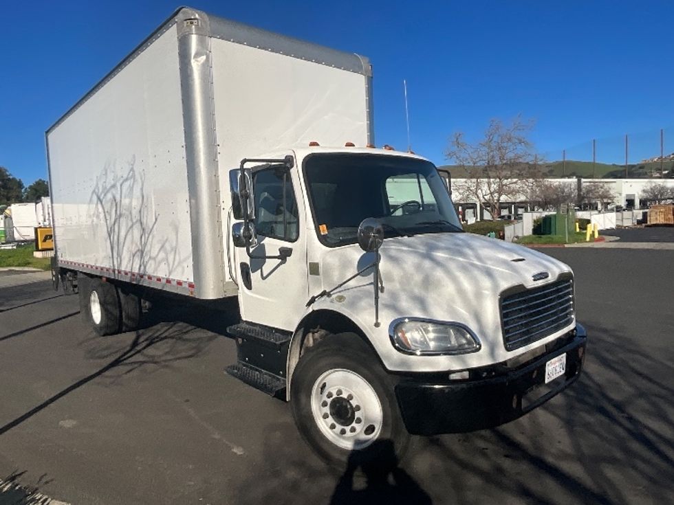 Medium Duty Box Truck-Light and Medium Duty Trucks-Freightliner-2018-M2-West Sacramento-CA-225,430\n\t\tmiles-$ 44,000 - Image 1