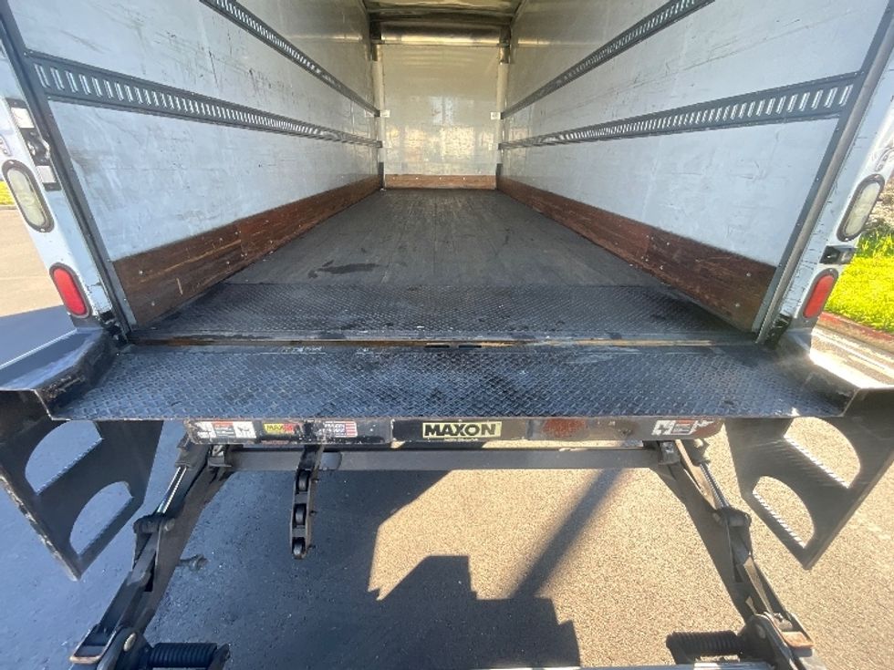 Medium Duty Box Truck-Light and Medium Duty Trucks-Freightliner-2018-M2-West Sacramento-CA-225,430\n\t\tmiles-$ 44,000 - Image 10