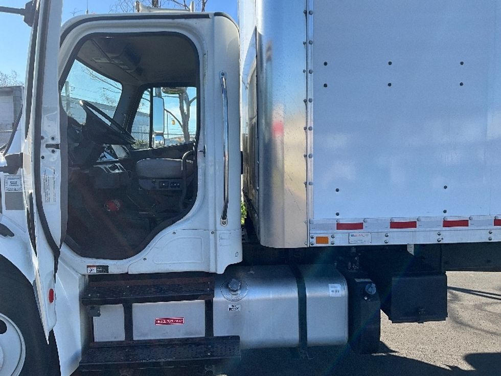 Medium Duty Box Truck-Light and Medium Duty Trucks-Freightliner-2018-M2-West Sacramento-CA-225,430\n\t\tmiles-$ 44,000 - Image 16
