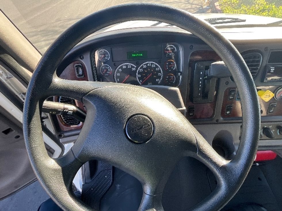 Medium Duty Box Truck-Light and Medium Duty Trucks-Freightliner-2018-M2-West Sacramento-CA-225,430\n\t\tmiles-$ 44,000 - Image 18