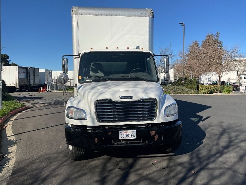 Medium Duty Box Truck-Light and Medium Duty Trucks-Freightliner-2018-M2-West Sacramento-CA-225,430\n\t\tmiles-$ 44,000 - Image 2