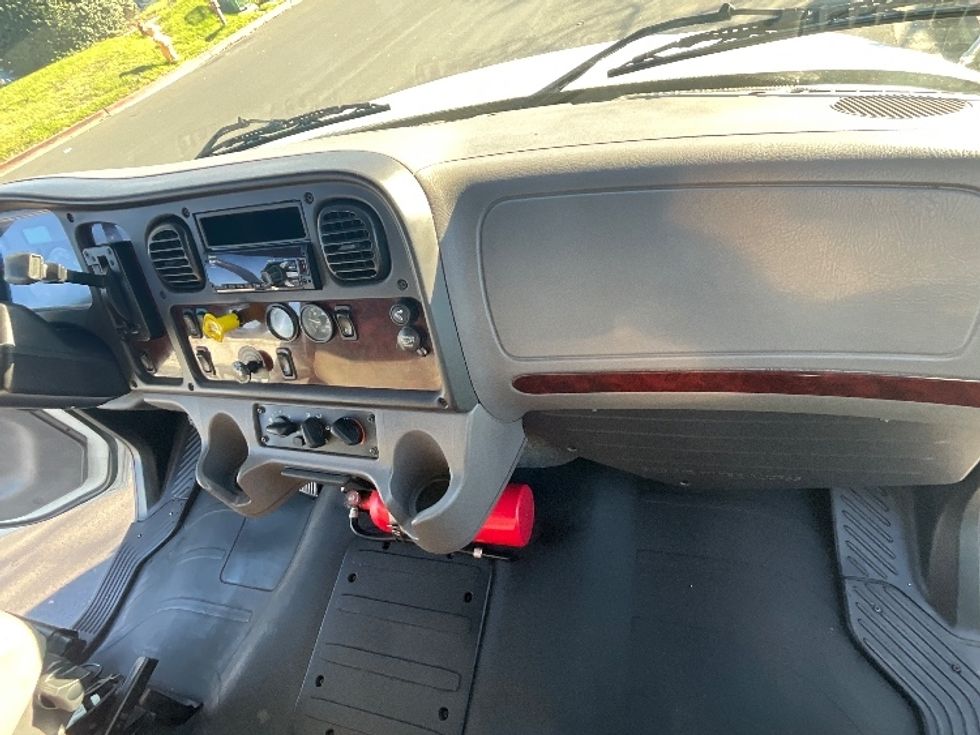 Medium Duty Box Truck-Light and Medium Duty Trucks-Freightliner-2018-M2-West Sacramento-CA-225,430\n\t\tmiles-$ 44,000 - Image 21