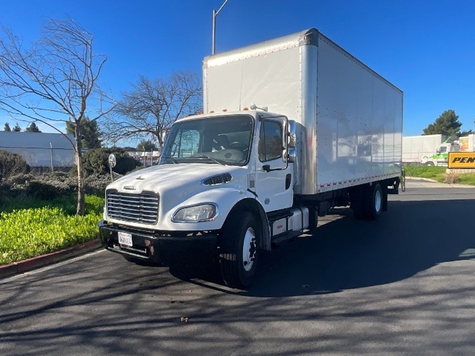 Medium Duty Box Truck-Light and Medium Duty Trucks-Freightliner-2018-M2-West Sacramento-CA-225,430\n\t\tmiles-$ 44,000 - Image 3
