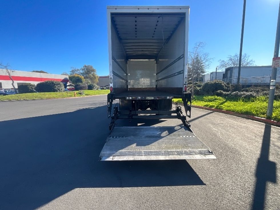 Medium Duty Box Truck-Light and Medium Duty Trucks-Freightliner-2018-M2-West Sacramento-CA-225,430\n\t\tmiles-$ 44,000 - Image 9