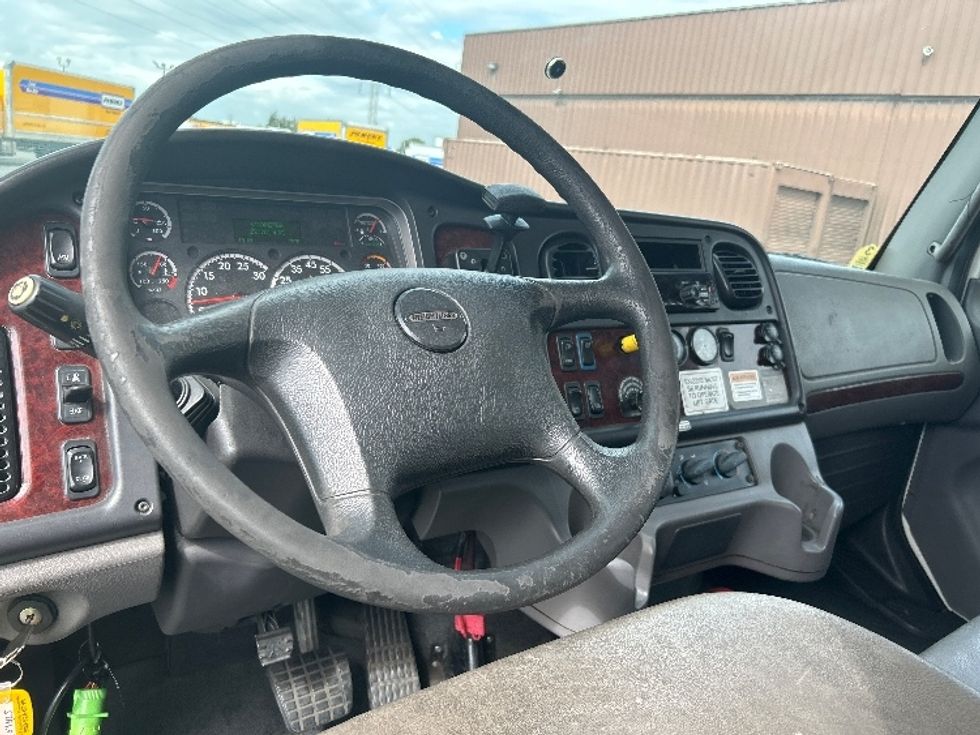 Medium Duty Box Truck-Light and Medium Duty Trucks-Freightliner-2018-M2-West Sacramento-CA-233,769\n\t\tmiles-$ 31,500 - Image 17