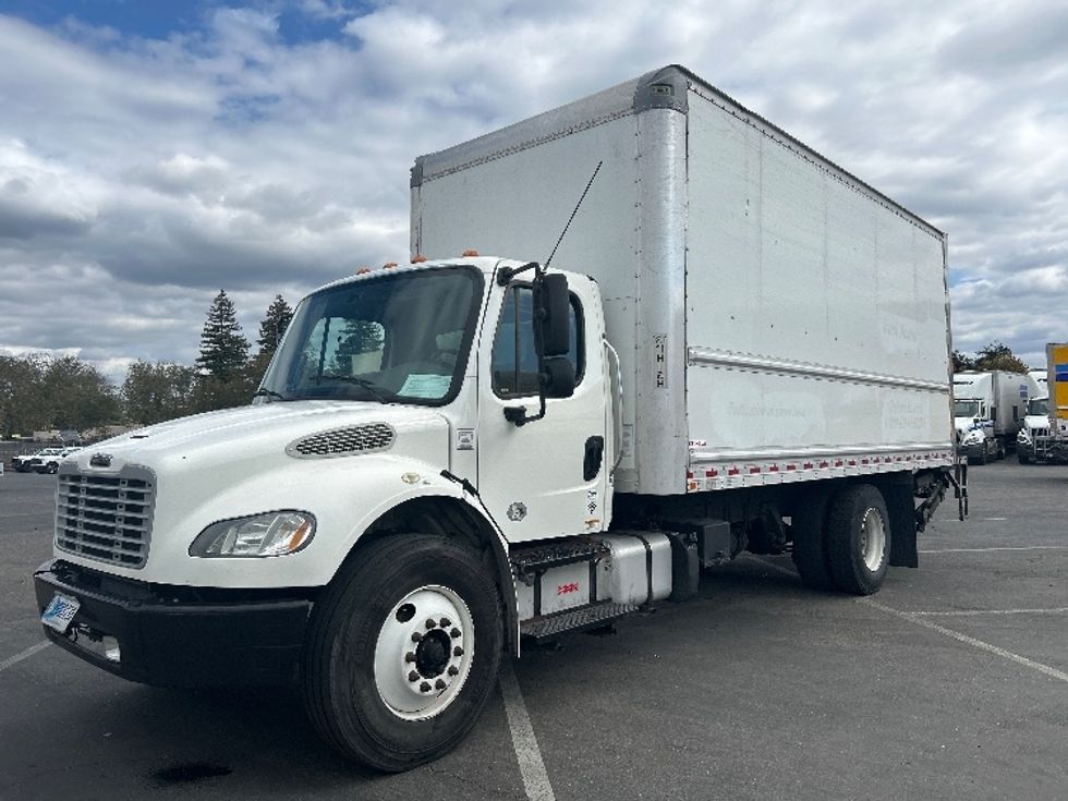 Medium Duty Box Truck-Light and Medium Duty Trucks-Freightliner-2018-M2-West Sacramento-CA-233,769\n\t\tmiles-$ 31,500 - Image 3